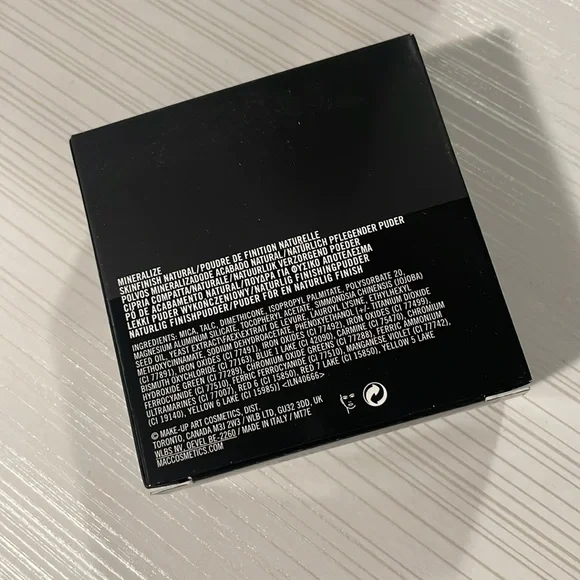 MAC COSMETICS Mineralize Powder - Picture 3 of 4
